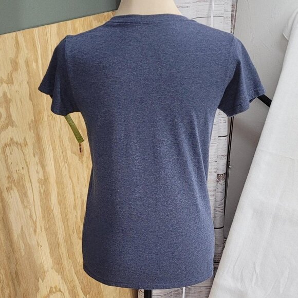 Brackish Life Women’s size XS Heather navy graphic v-neck tee. *no tags - Picture 4 of 4